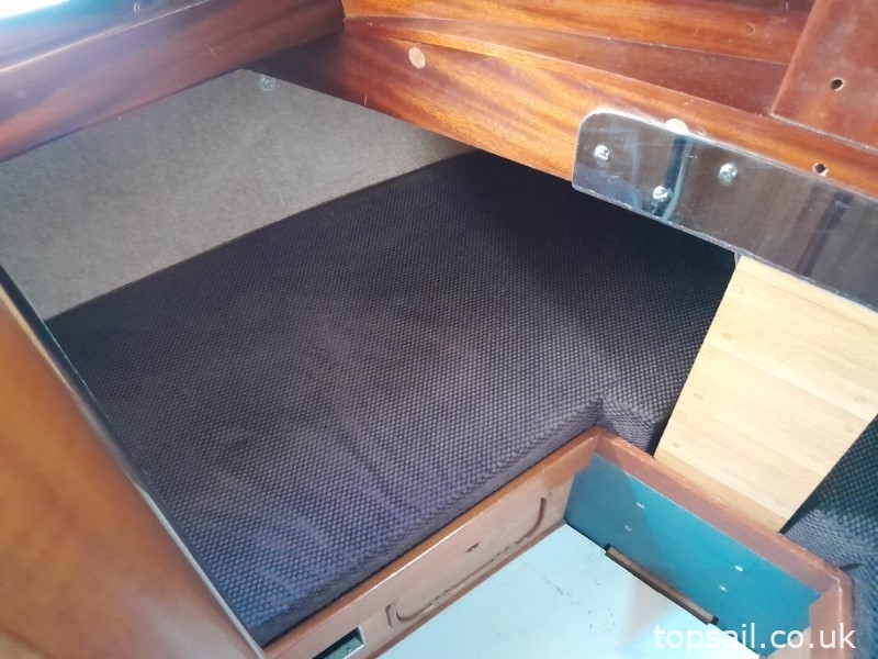 1997 Herbert Woods Elanco 28 River Cruiser #340 (GRP Hull)