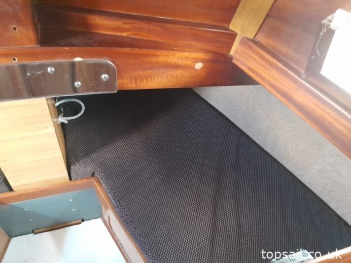 1997 Herbert Woods Elanco 28 River Cruiser #340 (GRP Hull)