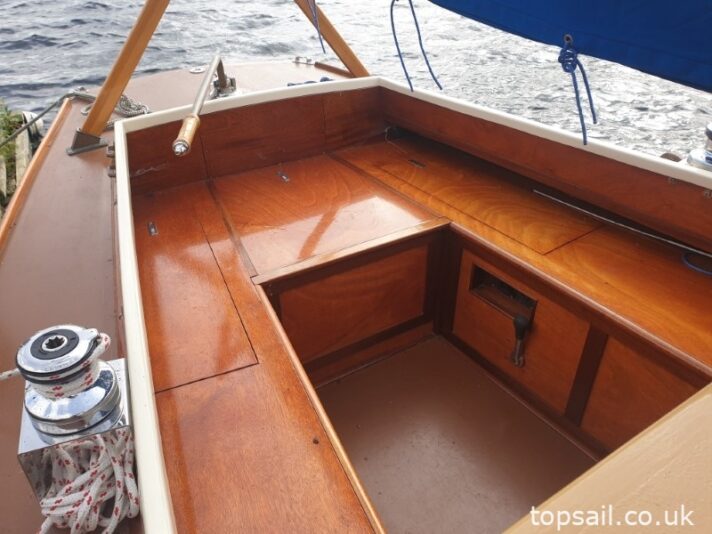 1981 Easticks 28 River Cruiser #411 (GRP Hull)