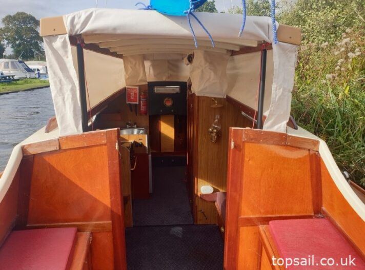 1981 Easticks 28 River Cruiser #411 (GRP Hull)