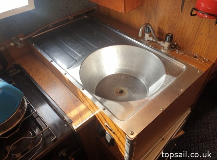 1981 Easticks 28 River Cruiser #411 (GRP Hull)