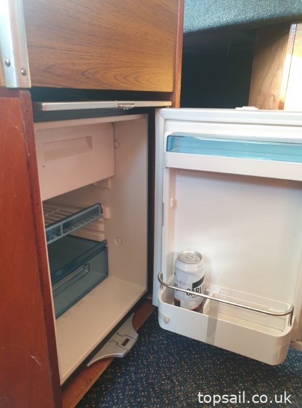 1981 Easticks 28 River Cruiser #411 (GRP Hull)
