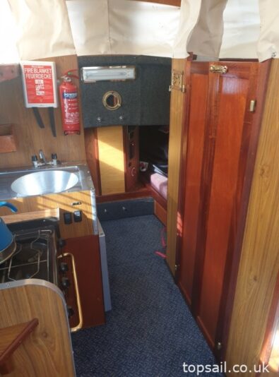 1981 Easticks 28 River Cruiser #411 (GRP Hull)