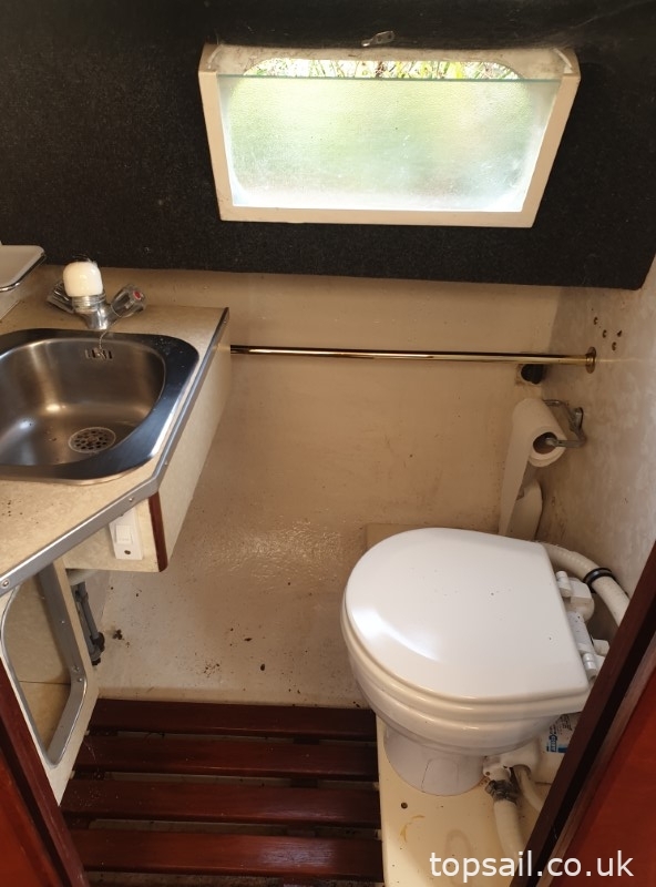 1981 Easticks 28 River Cruiser #411 (GRP Hull)