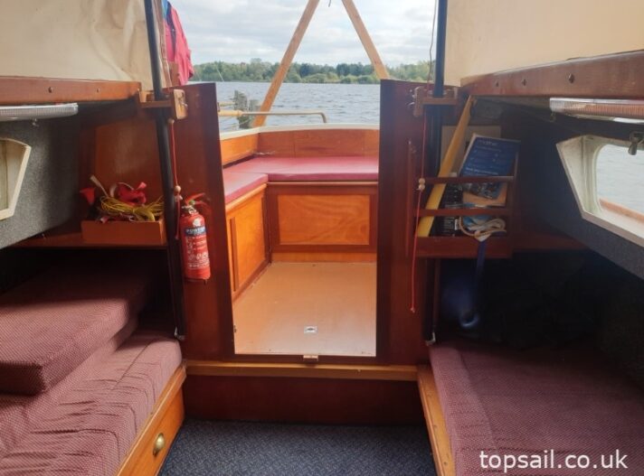 1981 Easticks 28 River Cruiser #411 (GRP Hull)