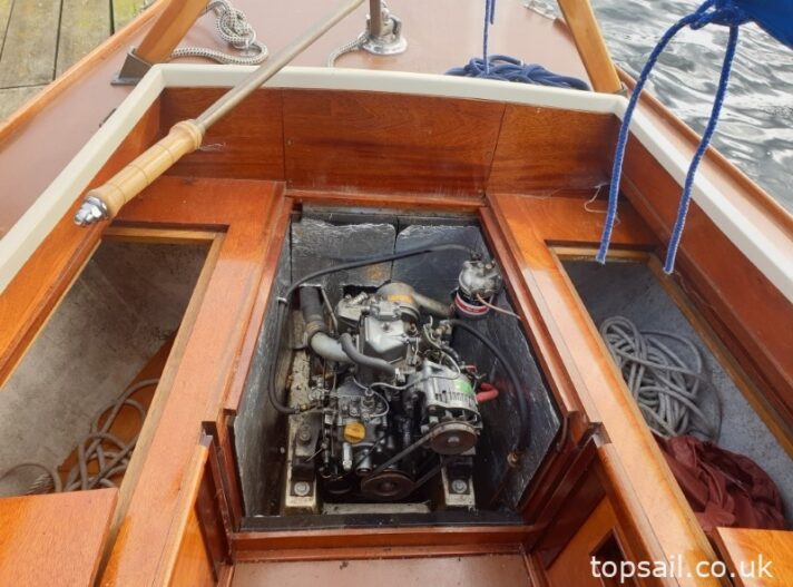 1981 Easticks 28 River Cruiser #411 (GRP Hull)