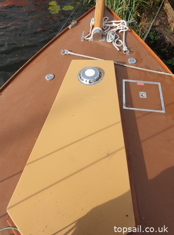 1981 Easticks 28 River Cruiser #411 (GRP Hull)
