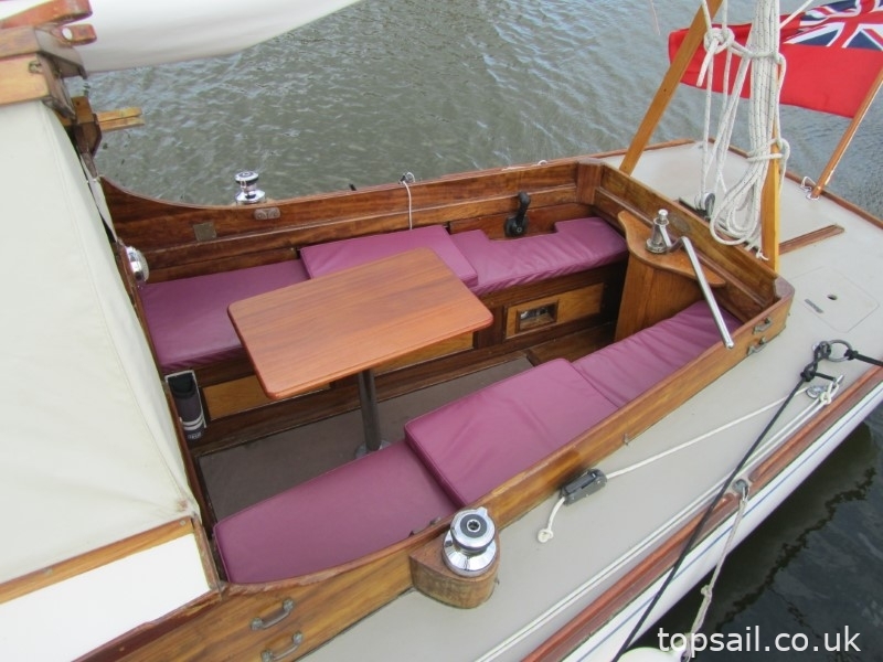 1993 Landamores Elanco 30 River Cruiser Class #403 (GRP Hull)