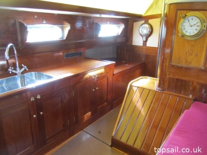 1993 Landamores Elanco 30 River Cruiser Class #403 (GRP Hull)
