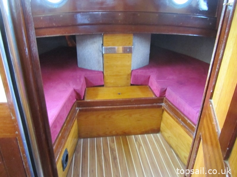 1993 Landamores Elanco 30 River Cruiser Class #403 (GRP Hull)