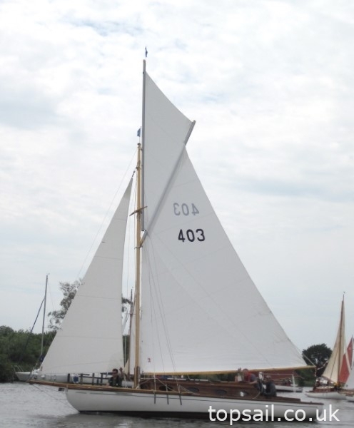 1993 Landamores Elanco 30 River Cruiser Class #403 (GRP Hull)