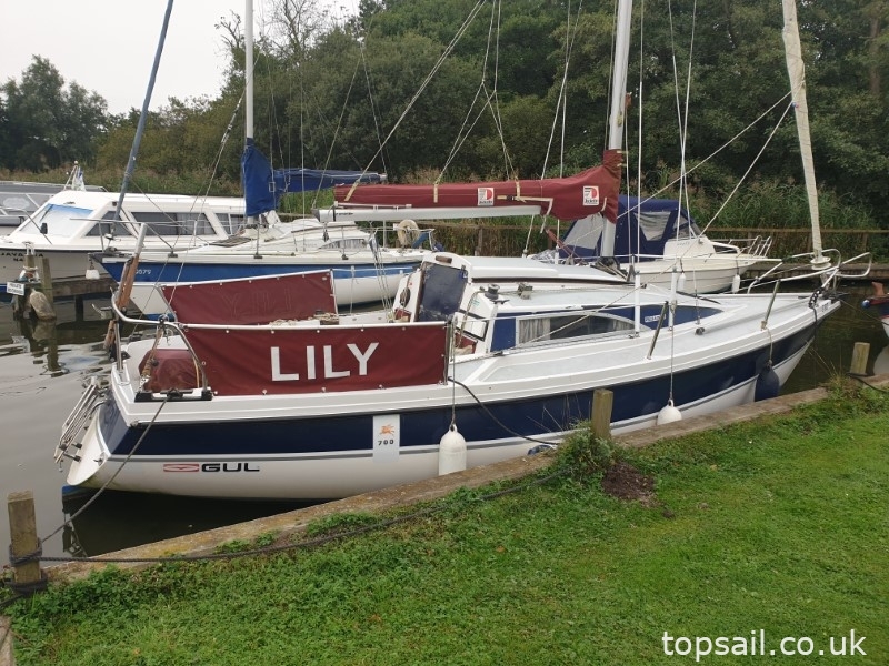 1981 Pegasus 700 (Shallow Fin Keel)